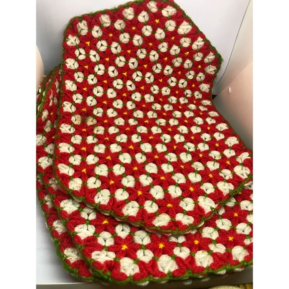 MCM Handmade 6 sided Polygon Christmas Placemats, Set of Four - Picture 2 of 4